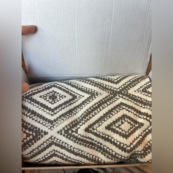 Pillow Covers 4 Pack 18x18 Inch grey geometric Pillow Cases Only No Insert - Picture 9 of 9